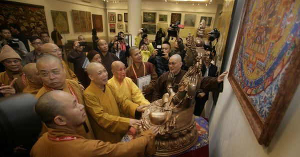 Fine arts exhibition greets Buddhism Congress