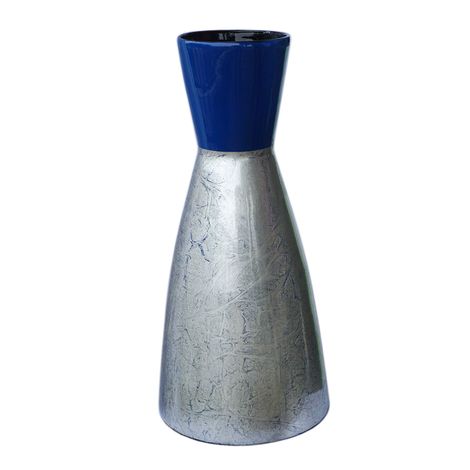 IA Crafts Two-Colored Vietnamese Lacquer Vase With The Hourglass Shape